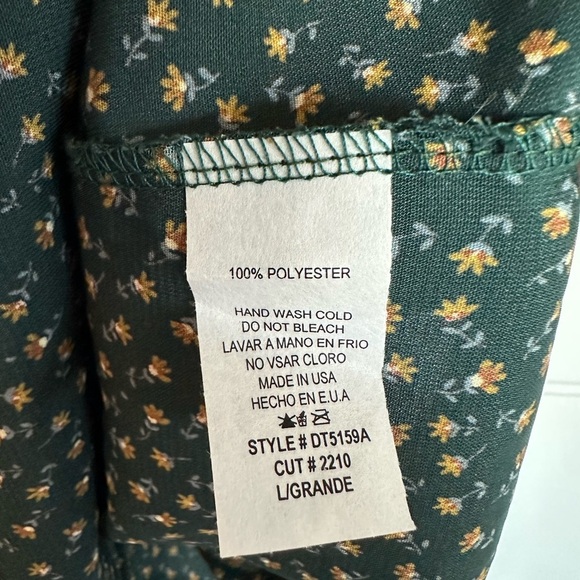 NWTs Boutique Brand Dolman Sleeve Floral Boho Peasant Dress - Picture 4 of 10